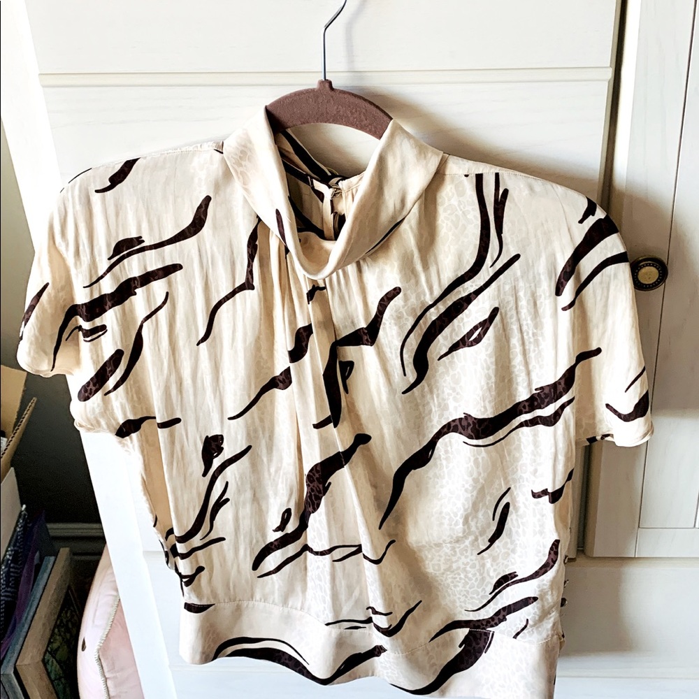 Nine West cap sleeve blouse